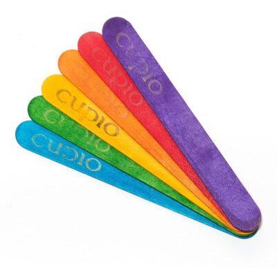 Juego de 50 espátulas para cera de colores.